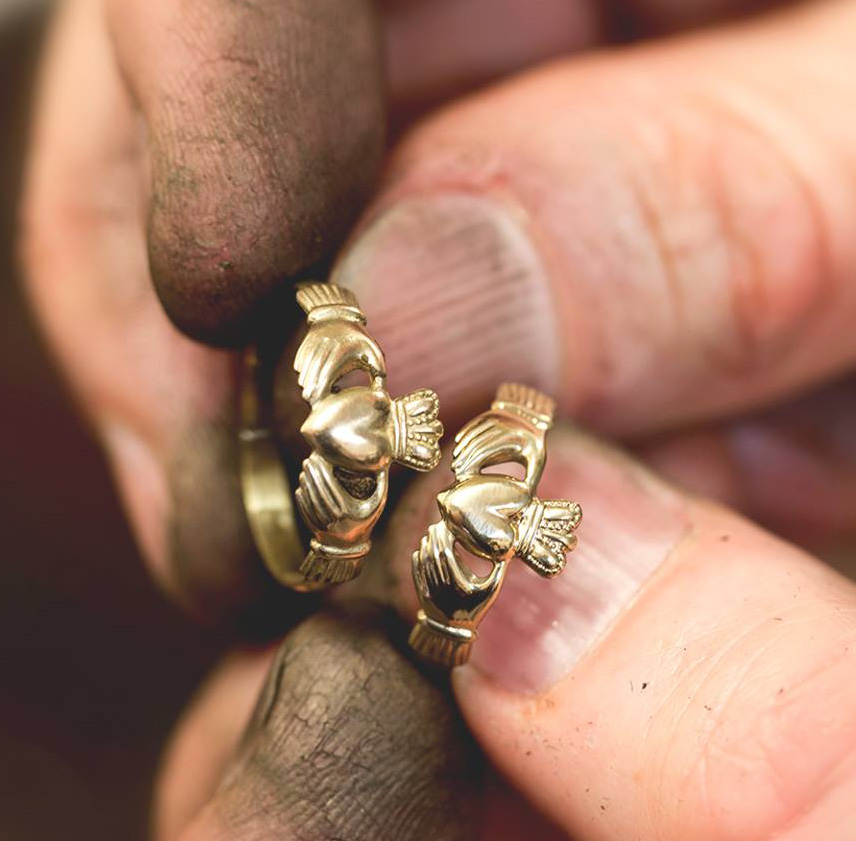 Claddagh discount ring single
