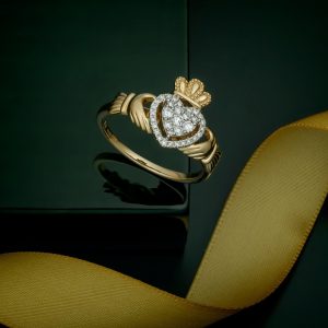 Diamond Claddagh Ring in 14K Gold
