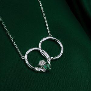 Interlocking rings Claddagh Pendant 