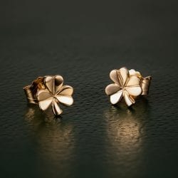 14K Gold Shamrock Stud Earrings in Gold