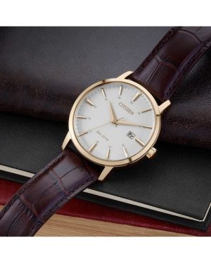 citizen_bm7463-12a_lifestyle-2.jpg