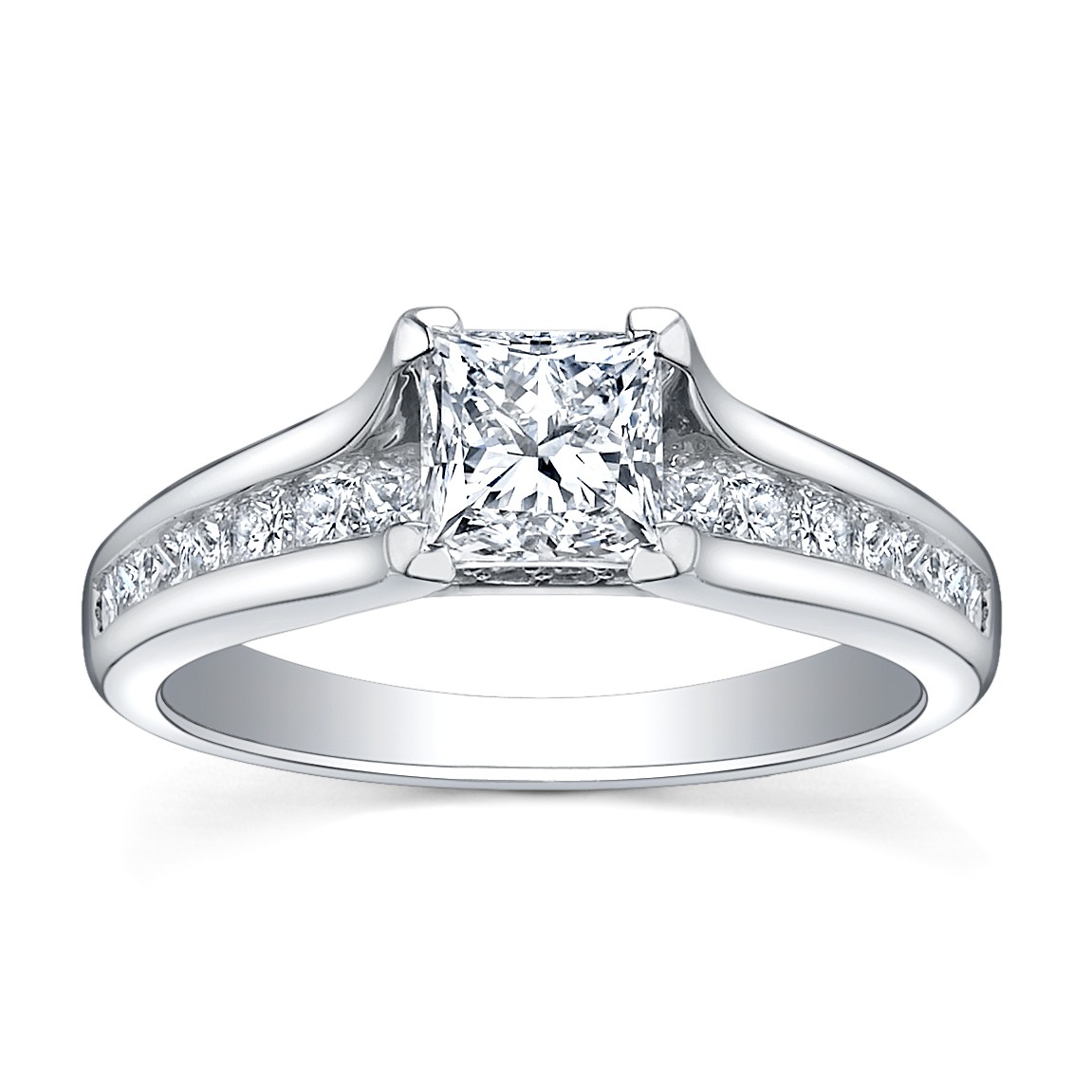 18K White Gold Diamond Engagement Ring