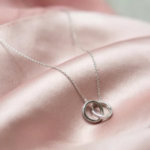 interlocking-rings-necklace