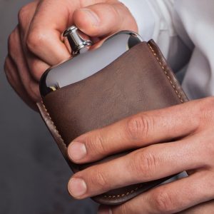 hip-flask-stainless-steel-with-leather-sleeve