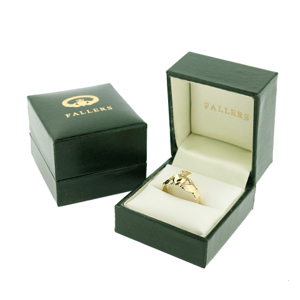 Gold Claddagh Ring With Box
