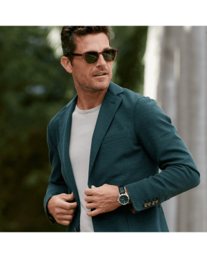 NEW6008566citizen_aw0090-02x_lifestyle-6305-NEW-589
