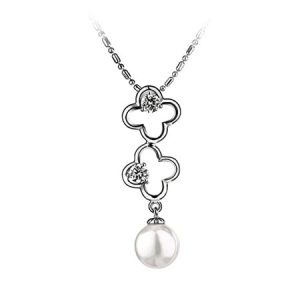 Newbridge Grace Kelly Triple Drop Pearl Pendant